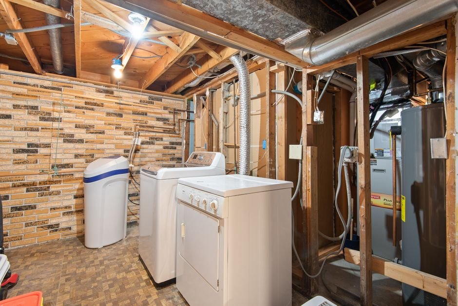 Gas vs Electric Water Heaters: Cost and Performance Compared — Photo by Đỗ Huy Hoàng on Pexels
