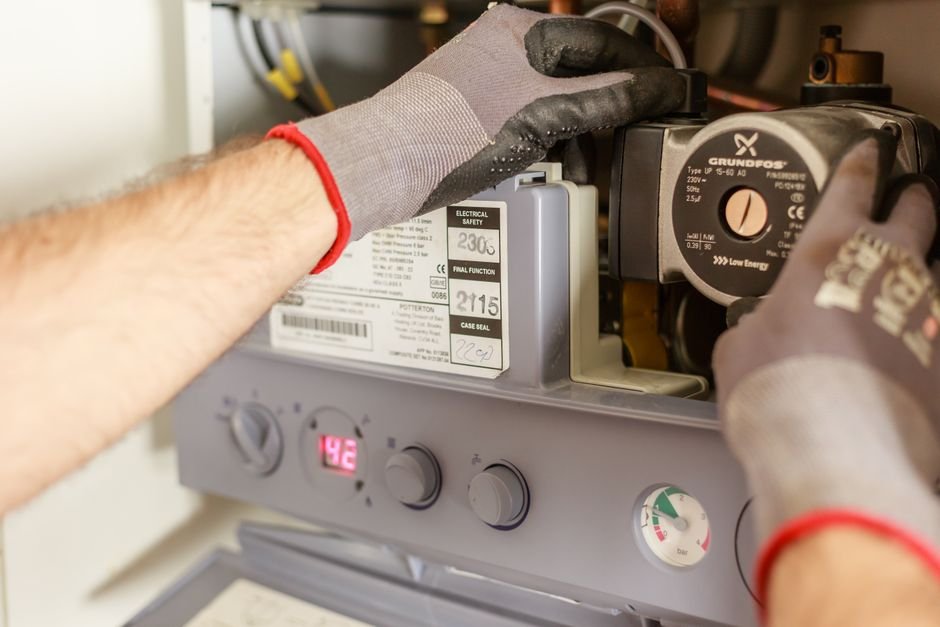 How Professional Leak Detection Finds Hidden Leaks Without Tearing Up Walls — Photo by Heiko Ruth on Pexels